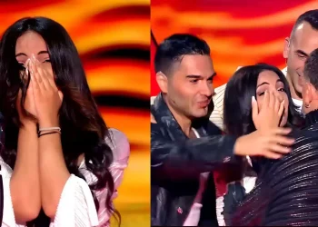 The Voice: Παίκτρια «γύρισε» και τις τέσσερις καρέκλες και μετά δάκρυσε! – Έπεσαν «πάνω» της οι κριτές