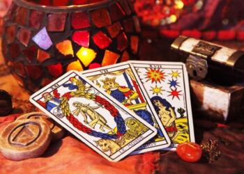 Απάτη με μεταφυσικό αέρα στα Μέγαρα: Σπείρα «μέντιουμ» άρπαξε 850.000 ευρώ από 72χρονο