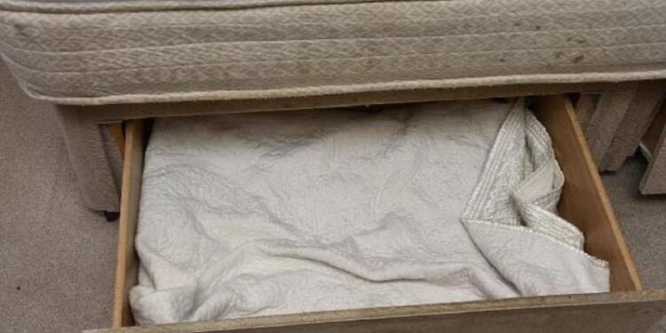 Μητέρα φυλάκιζε την κόρη της σε συρτάρι για 3 χρόνια – «Έζησε έναν ζωντανό θάνατο»