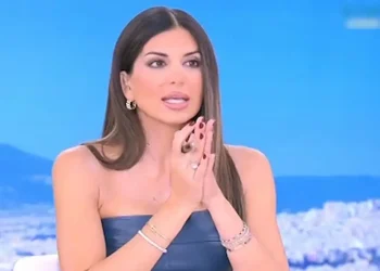 Σταματίνα Τσιμτσιλή: «Οι γονείς μου στερούνταν για να μας πάνε σε ιδιωτικό σχολείο, δεν τους περίσσευαν»