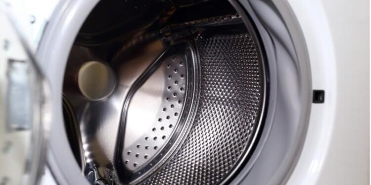 Απολύμανση πλυντηρίου: Το σπιτικό μείγμα με ξύδι και άλλα 3 υλικά για δραστικό καθάρισμα στο λεπτό