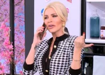 Αμηχανία για την Κατερίνα Καινούργιου: «Αγάπη μου, έχω εκπομπή, δεν με έχεις δει ποτέ;»