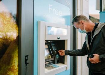 Ολοκληρώνονται σήμερα οι πληρωμές για e- ΕΦΚΑ και ΔΥΠΑ – Ποιοι πάνε ταμείο