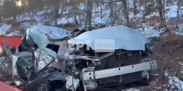 Τροχαίο δυστύχημα στις Πρέσπες: Συγκλονίζει ο οδηγός του ΕΚΑΒ που βρήκε νεκρό τον γιο του – «Έπρεπε να ξεπαγώσω – Ήταν αργά»