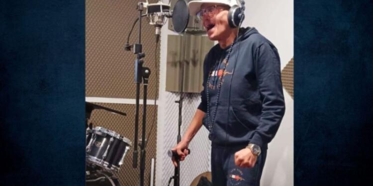 «Σε πληροφορώ»: Λίγες μέρες πριν πεθάνει ο Γιώργος Δασκαλάκης είχε κυκλοφορήσει το νέο και τελευταίο του τραγούδι!