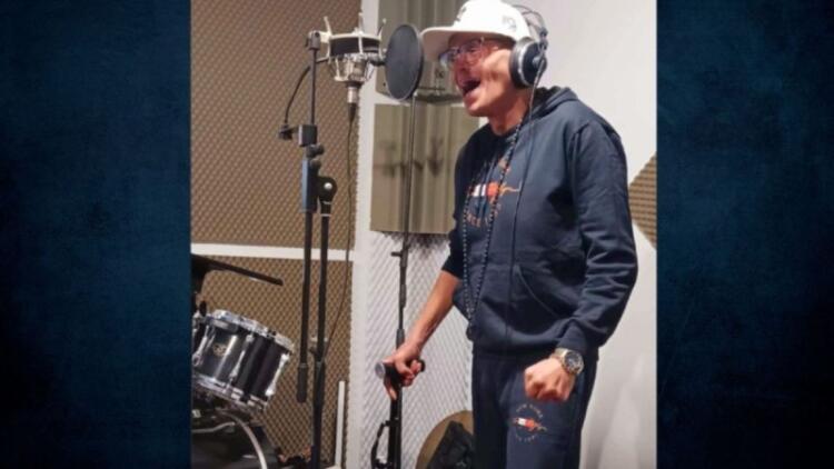 «Σε πληροφορώ»: Λίγες μέρες πριν πεθάνει ο Γιώργος Δασκαλάκης είχε κυκλοφορήσει το νέο και τελευταίο του τραγούδι!