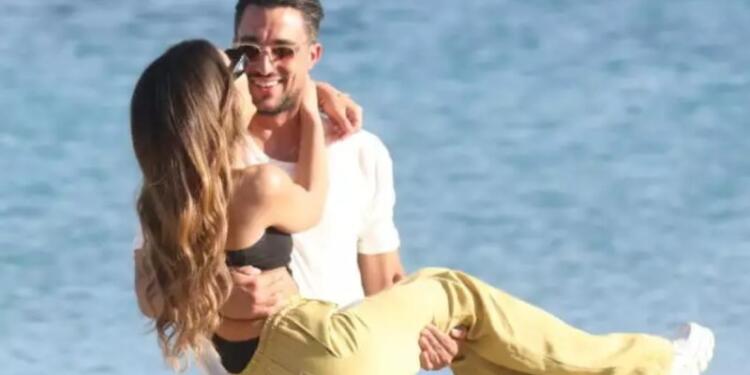 Λάμπει από ευτυχία η Μαριαλένα Ρουμελιώτη: Της έδωσε χρυσό δαχτυλίδι ο Σάκης Κατσούλης μετά από 6 χρόνια σχέσης