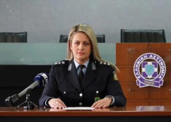 Ποια είναι στην πραγματικότητα η Κωνσταντία Δημογλίδου: Η «κρυφή» ζωή της εντυπωσιακής εκπροσώπου Τύπου της ΕΛΑΣ