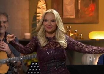 «Ντροπή, ντροπή»: Σάστισαν μόλις είδαν την Μπεκατώρου να χορεύει τσιφτετέλι, οι εντυπωσιακές φιγούρες της (video)