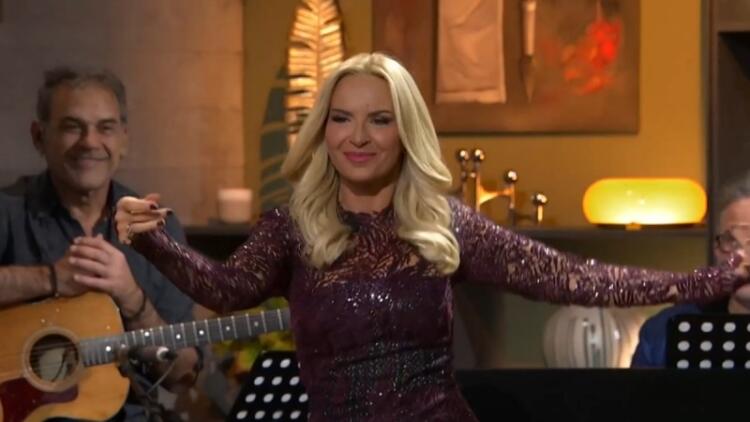 «Ντροπή, ντροπή»: Σάστισαν μόλις είδαν την Μπεκατώρου να χορεύει τσιφτετέλι, οι εντυπωσιακές φιγούρες της (video)