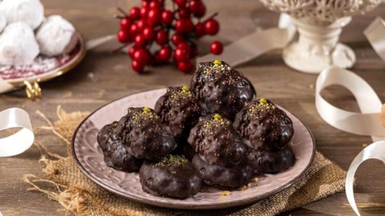 Συνταγή: Μελομακάρονα με σοκολάτα από την Αργυρώ Μπαρμπαρίγου