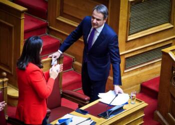 Εσπευσμένη αποχώρηση του Κυριακού Μητσοτάκη από τη Βουλή