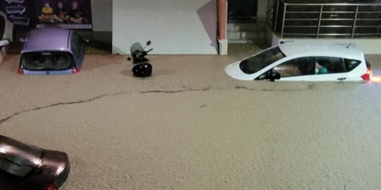 Έγινε… Βαλένθια η Ρόδος: Εγκλωβισμένοι από τις πλημμύρες, βυθισμένα αμάξια και απαγόρευση κυκλοφορίας