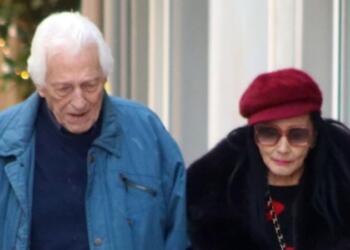 Νύφη στα 92 της η Ζωζώ Σαπουντζάκη: Έτοιμη να παντρευτεί τον σύντροφό της μετά από 25 χρόνια σχέσης