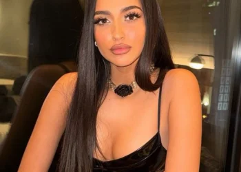 Χαμός με την Αναστασία! Στην πίστα με διάφανο φόρεμα, σχεδόν γυμνή