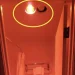 Γιατί πρέπει να ανάβετε το φως του μπάνιου όταν κοιμάστε σε ξενοδοχείο