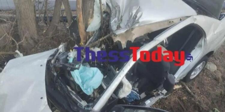 «Τα έχασα όταν κατάλαβα ότι ήταν το παιδί μου»: Σπαράζει καρδιές ο οδηγός ασθενοφόρου και πατέρας του παιδιού που σκοτώθηκε σε τροχαίο στις Πρέσπες