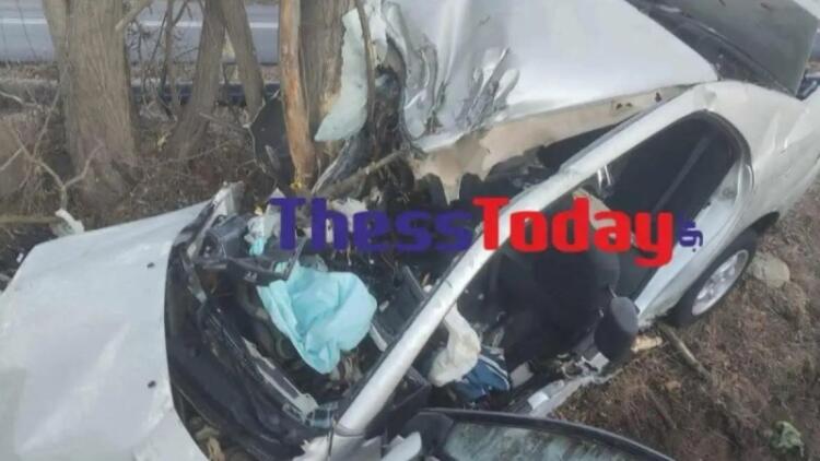 «Τα έχασα όταν κατάλαβα ότι ήταν το παιδί μου»: Σπαράζει καρδιές ο οδηγός ασθενοφόρου και πατέρας του παιδιού που σκοτώθηκε σε τροχαίο στις Πρέσπες