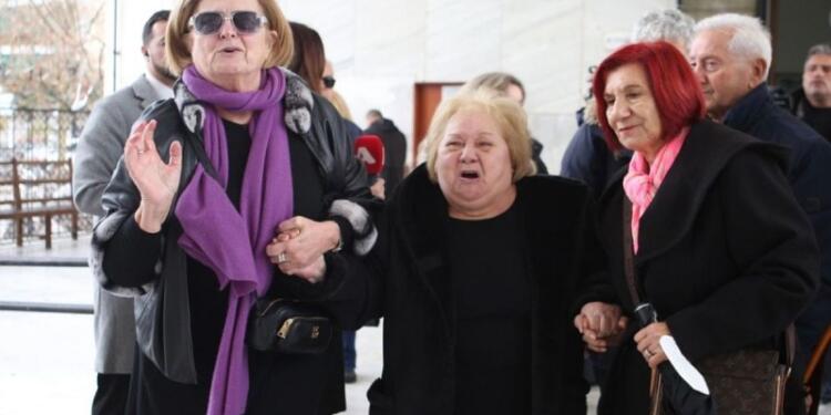 Κηδεία Ιάσονα Τριανταφυλλίδη – Τραγική φιγούρα η μητέρα του – «Τα τελευταία του λόγια ήταν ”μαμά μου σε αγάπησα πολύ”»