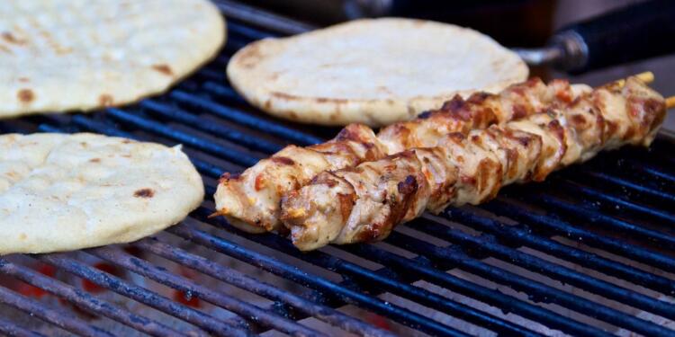 Απόκριες 2025: Πότε πέφτει Τσικνοπέμπτη και Καθαρά Δευτέρα