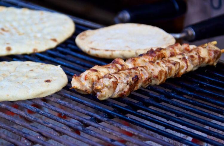 Απόκριες 2025: Πότε πέφτει Τσικνοπέμπτη και Καθαρά Δευτέρα