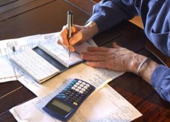 Συντάξεις: Ποιοι «κλειδώνουν» δικαίωμα συνταξιοδότησης το 2025 – Οι 6 κατηγορίες