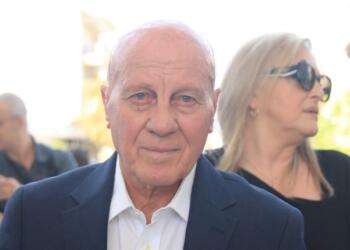 «Καλή αντάμωση με τη μαμά…»: Τσακίζουν καρδιές οι κόρες του Μίμη Δομάζου