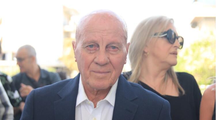 «Καλή αντάμωση με τη μαμά…»: Τσακίζουν καρδιές οι κόρες του Μίμη Δομάζου