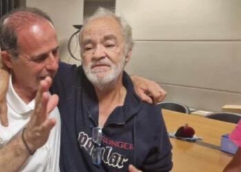 Πέθανε ο Νίκος Μάνεσης – Τον βρήκαν νεκρό μέσα στο σπίτι του στη Ραφήνα