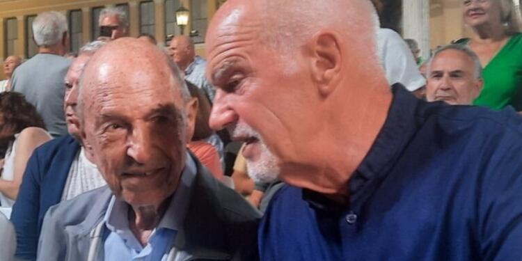 Γιώργος Παπανδρέου: Γιατί δεν παρέστη στην κηδεία του Κώστα Σημίτη – «Δυστυχώς…»