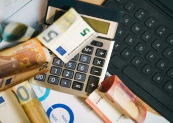 Ωρα επιλογής ασφαλιστικής κατηγορίας: Σύνταξη κάτω των 700 ευρώ με χαμηλές εισφορές