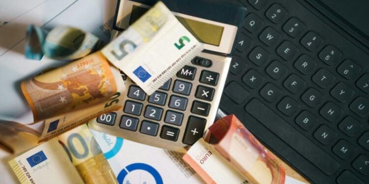 Ωρα επιλογής ασφαλιστικής κατηγορίας: Σύνταξη κάτω των 700 ευρώ με χαμηλές εισφορές