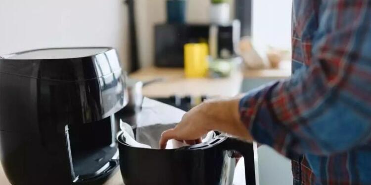 «Τέλος» στις φριτέζες αέρα μετά από αυτό που ανακαλύφθηκε