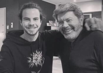 Διώροφη με δύο τζάκια, play room, υπόγειο πάρκινγκ και πισίνα: Προκαλούν ίλιγγο οι φωτογραφίες από την βίλα του Γιάννη και Άγγελου Λάτσιου!