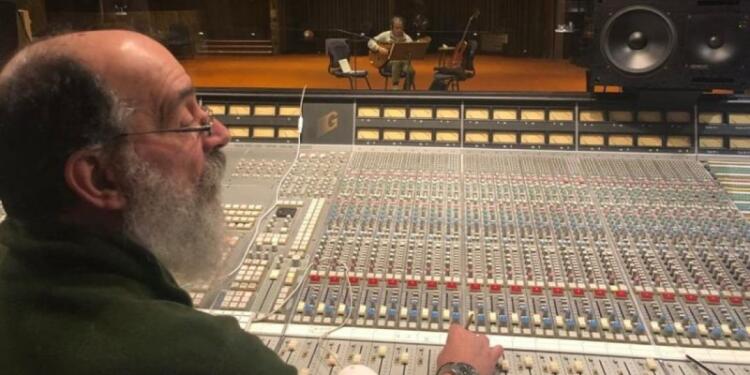 Πέθανε ο ηχολήπτης που «υπέγραψε» δεκάδες δισκογραφικές δουλειές, Παναγιώτης Πετρονικολός