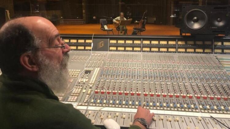 Πέθανε ο ηχολήπτης που «υπέγραψε» δεκάδες δισκογραφικές δουλειές, Παναγιώτης Πετρονικολός