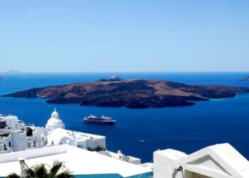 Τσελέντης για Σαντορίνη: «Υπαρκτή η ενεργοποίηση του Κολούμπο και σεισμός 6 Ρίχτερ – Αμφότερα τα σενάρια θα δώσουν τσουνάμι»