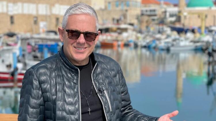 «Ξυπνάτε γιατί χανόμαστε!»: Δημόσια παρέμβαση του Τάσου Δούση πριν από τις διαδηλώσεις για τα Τέμπη