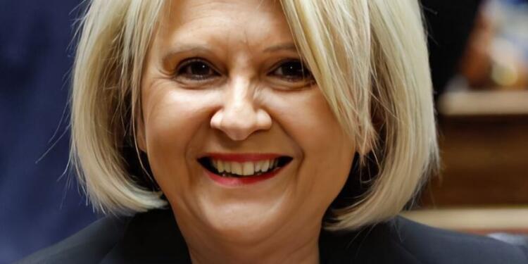 Βούλτεψη για ακρίβεıα: «Οι Έλληνες να πάνε για διακοπές στο χωριό και oχι στα νησιά»