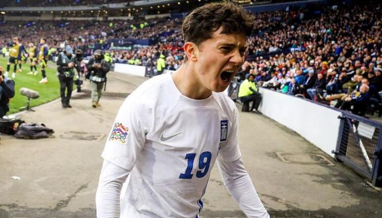 «Θυμηθείτε το όνομά του»: Η UEFA αποθεώνει τον 17χρονο Κωνσταντίνο Καρέτσα – Η συγκινητική ανάρτηση του μικρού