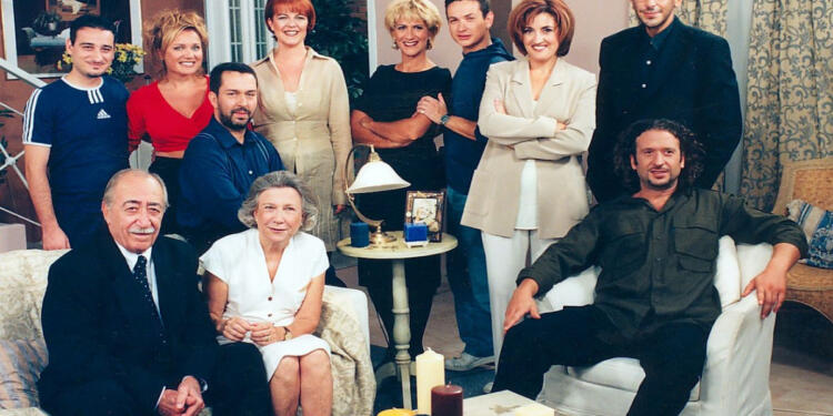 Με την «Σωσώ» έγιναν 8: Αγαπημένοι ηθοποιοί από τα «Εγκλήματα» που έχουν φύγει από την ζωή!