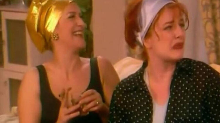 Καίτη Κωνσταντίνου: «11:30 τη νύχτα χτύπησε το τηλέφωνο μου…» – Η “Πέπη” αποχαιρετά με σπαραγμό την “Σωσώ”