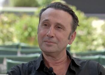 Ρένος Χαραλαμπίδης: Ακόμα μετανιώνω που είπα όχι στον Χάρη Ρώμα για τον ρόλο του Μάνθου Φουστάνου – ο λόγος