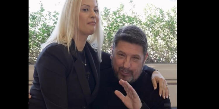 Ο Νίκος Χαρδαλιάς μας ενημερώσε, χωρίς λόγο, ότι το κάνει 3-4 φορές την ημέρα με τη γυναίκα του! (video)