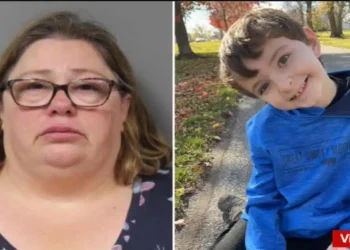 10χρονος πέθανε όταν η ανάδοχη μητέρα του που ζύγιζε 150 κιλά έκατσε πάνω του για να τον τιμωρήσει