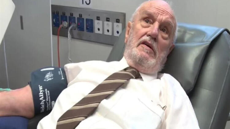 «Έφυγε» από τη ζωή ο εθελοντής αιμοδότης που έσωσε πάνω από 2,4 εκατομμύρια μωρά