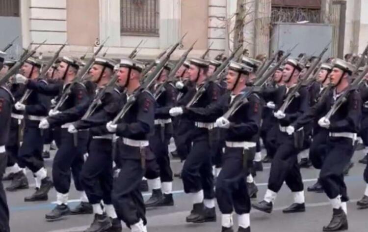 Αποτάχθηκαν δύο δόκιμοι της Σχολής Υπαξιωματικών μετά τα γεγονότα στην παρέλαση