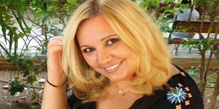 Αγνώριστη η Καίτη Φίνου: Άφησε τα ξανθά μαλλιά μετά από 45 χρόνια