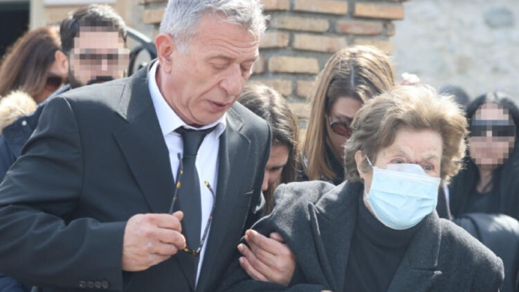 «Λύγισε» ο Κώστας Κόκλας για την Καίτη Κωνσταντίνου: «Ημασταν δύο φορές συγγενείς…»