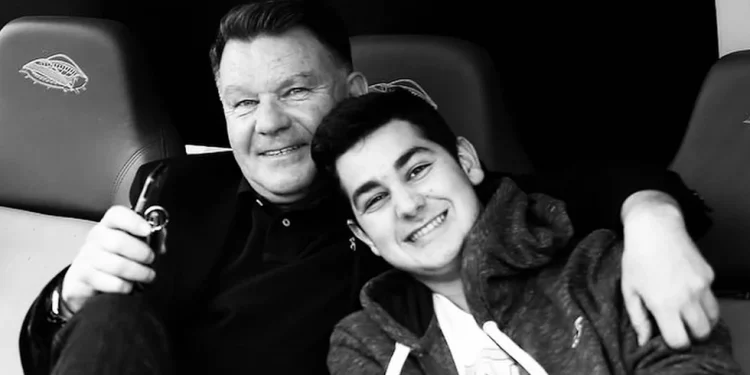 Χρήστος Κούγιας: Το σπαρακτικό «αντίο» στον πατέρα του